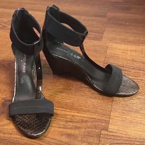 Donald J. Pliner Wedges